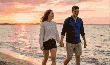 Patrón Punto de Cruz: Paseo Romántico al Atardecer en la Playa - Embroidered